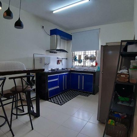 Orchidd Homestay Gambang Esterno foto