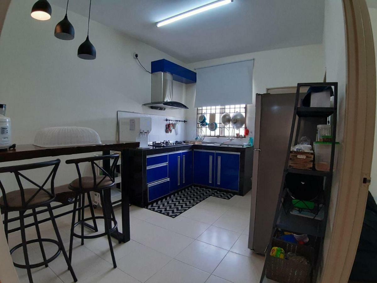 Orchidd Homestay Gambang Esterno foto