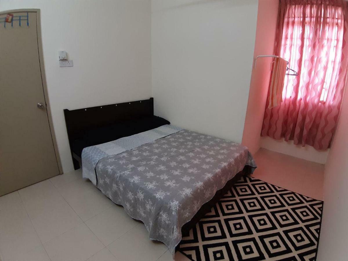 Orchidd Homestay Gambang Esterno foto