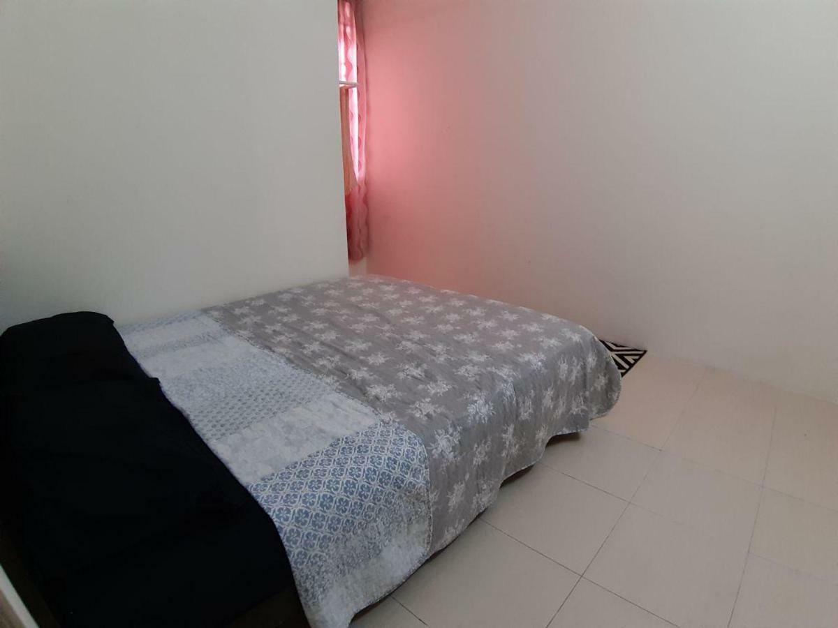 Orchidd Homestay Gambang Esterno foto