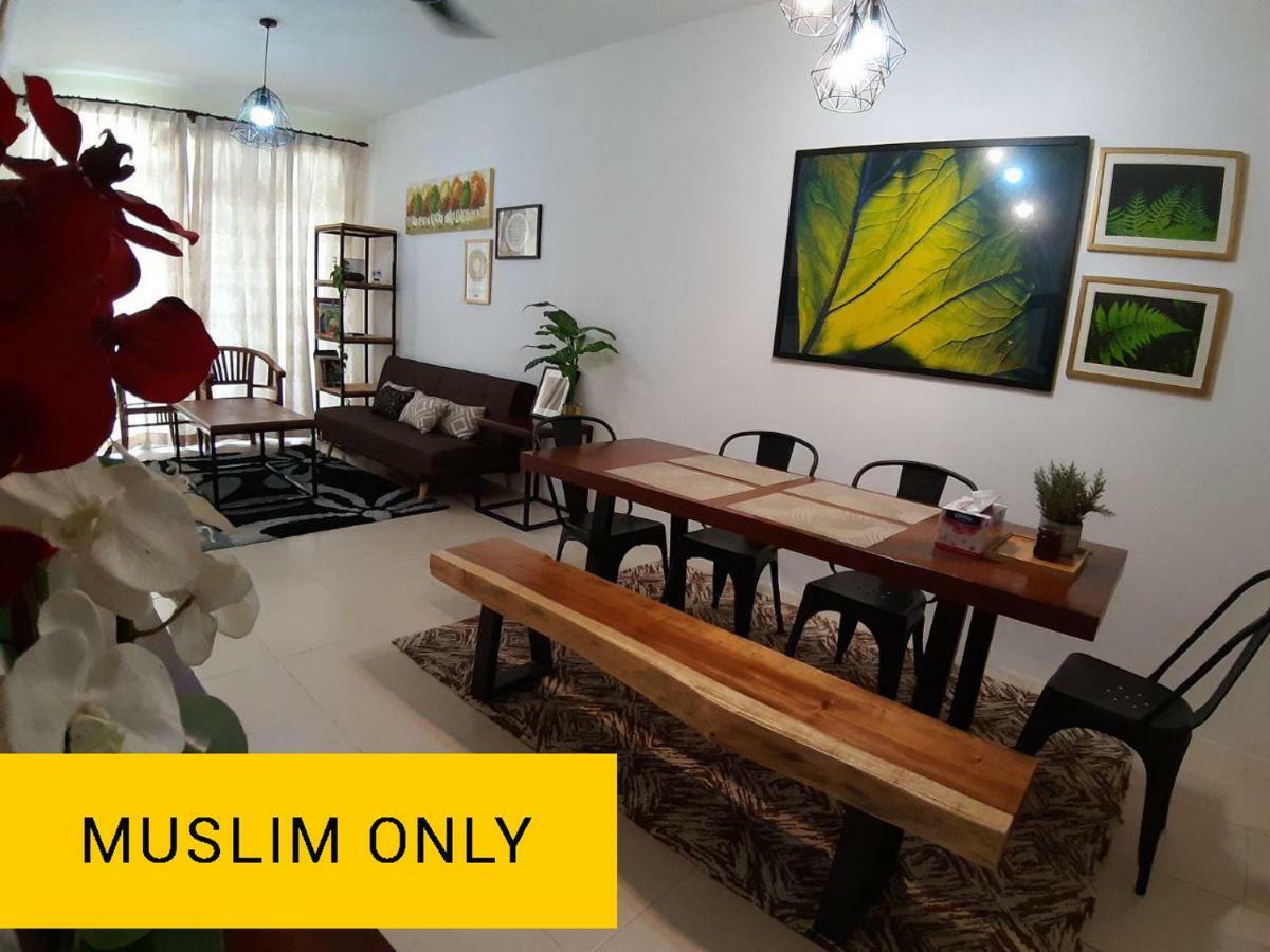 Orchidd Homestay Gambang Esterno foto